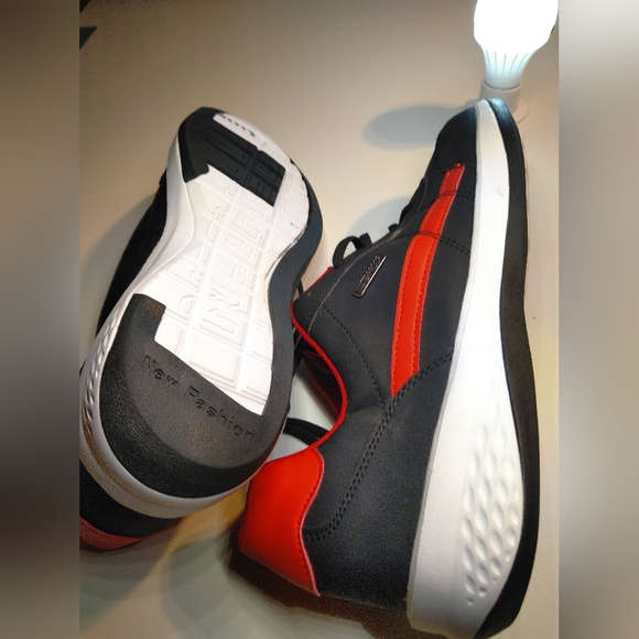 Shoes - Picture 5 of 6